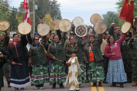 A Royal Proclamation day feast brought out over 300 to the anti-frack blockade in Rexton, New Brunswick. [Photo: Miles Howe]