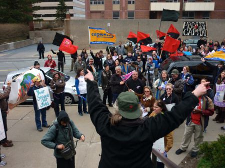 CUPW’s Dave Blakeney speaks in front of the Citadel Inn