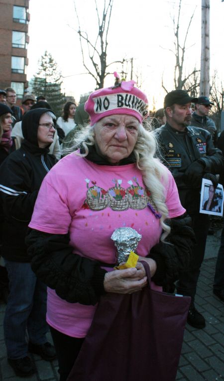 Her hat says "no bullying." (Photo by Hilary Beaumont)
