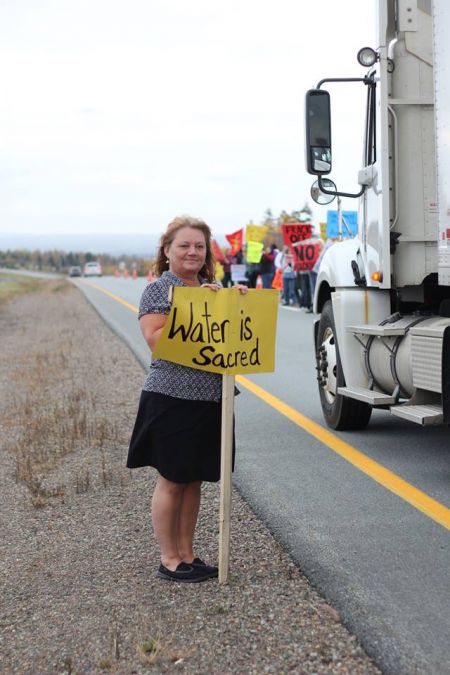 Fracking threatens drinking water with chemical contamination.  Photo: Aube Giroux