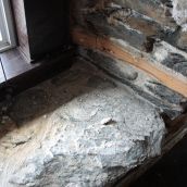 The Carleton: Mortar dust is falling out of the unsealed slate walls. Recently a “golf ball-sized” piece of the wall fell out and hit a customer on the shoulder, co-owner Mike Campbell said. (Photo: HB)