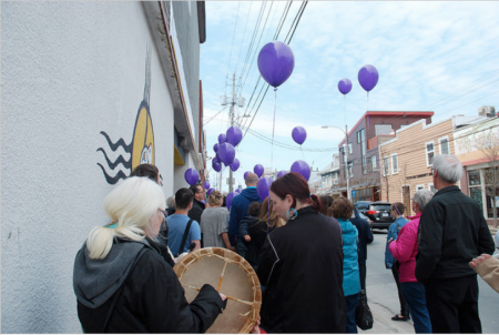 Connie Brooks ends this years’ walk by releasing 43 balloons in honour of her daughter’s birthday, May 28. She would have been 43 this year. [Photo: Rebecca Hussman]