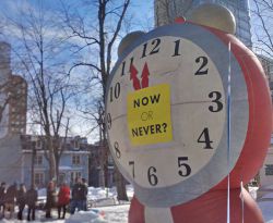 An inflatable clock in Victoria Park shows the time is nigh for action on a 29-year trend of young people leaving Nova Scotia. Photo: Jessica Flower - See more at: http://unews.ca/students-politicians-call-for-action-on-ivany-report/#sthash.aiK9hSoa.dpuf